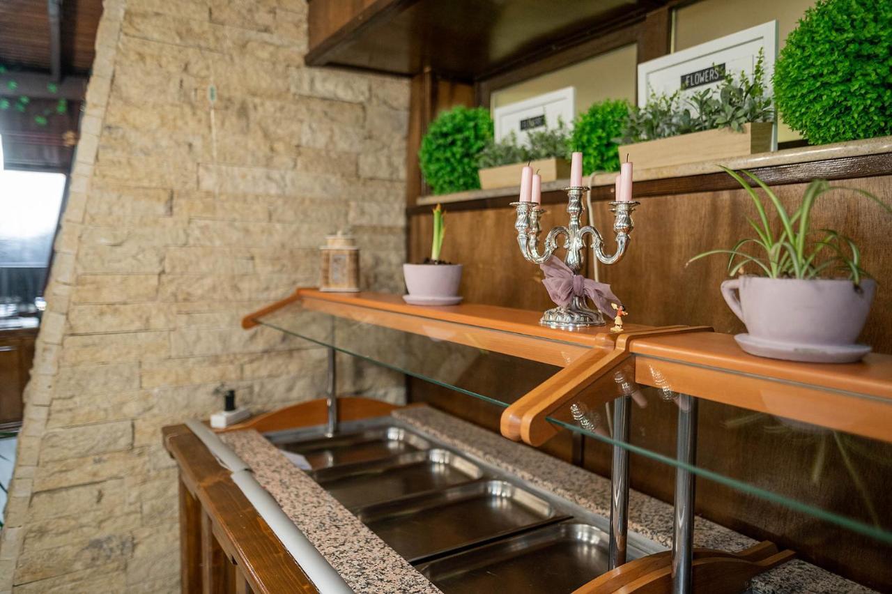 Hotel Secret Garden Baia Sprie Exterior foto